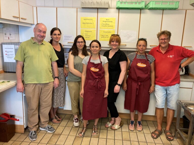 LEA Team kocht für das Politische Nachtgebet